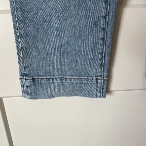 Women's / Teen's Ann Taylor Light Wash Easy Straigh Jeans size 2 - Picture 4 of 11